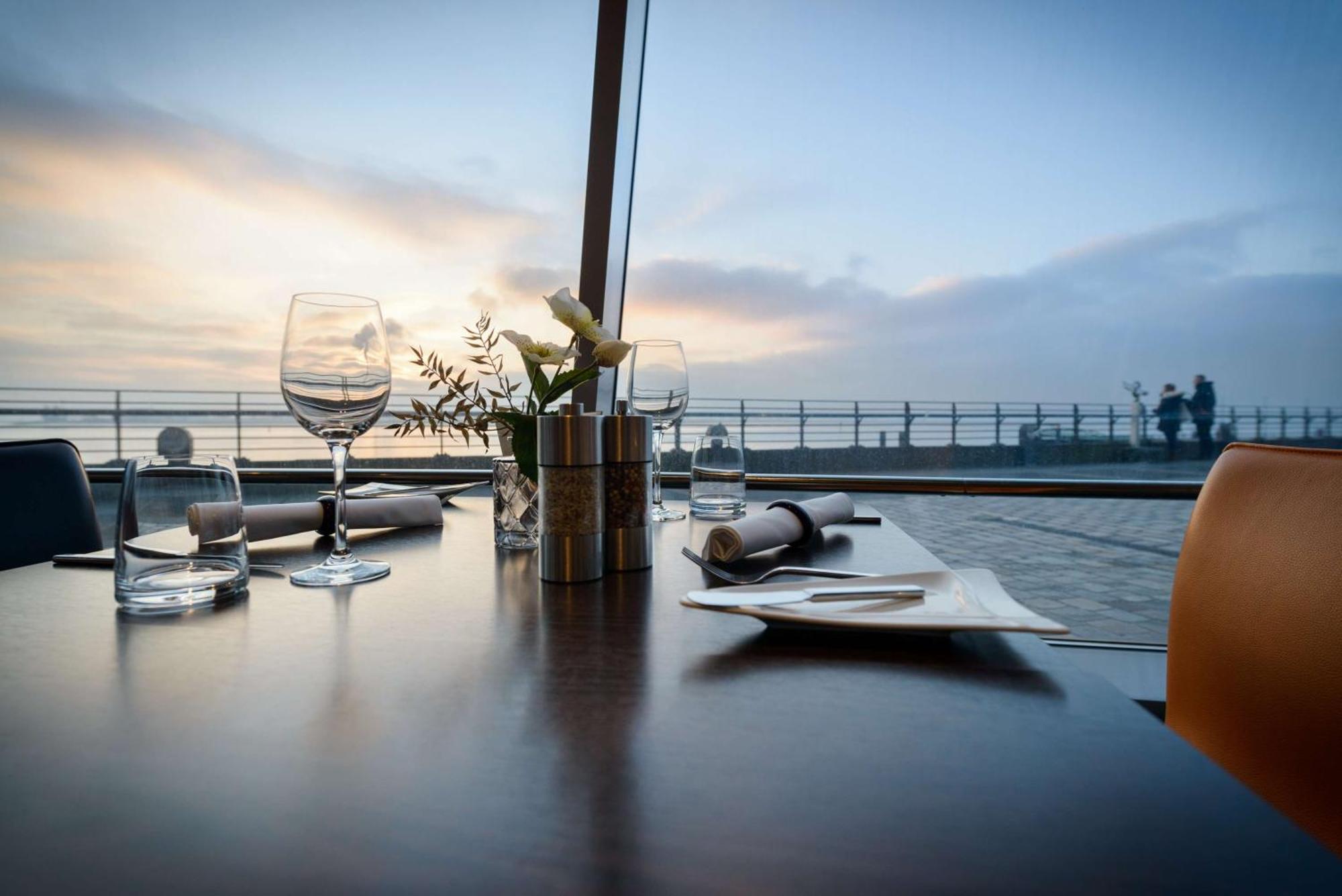 Atlantic Hotel Sail City Bremerhaven Bagian luar foto