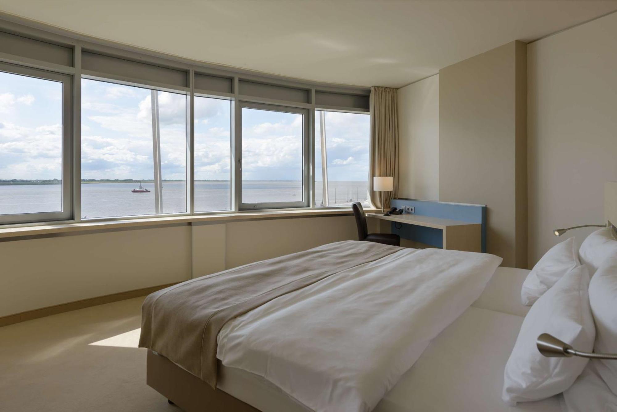 Atlantic Hotel Sail City Bremerhaven Bagian luar foto